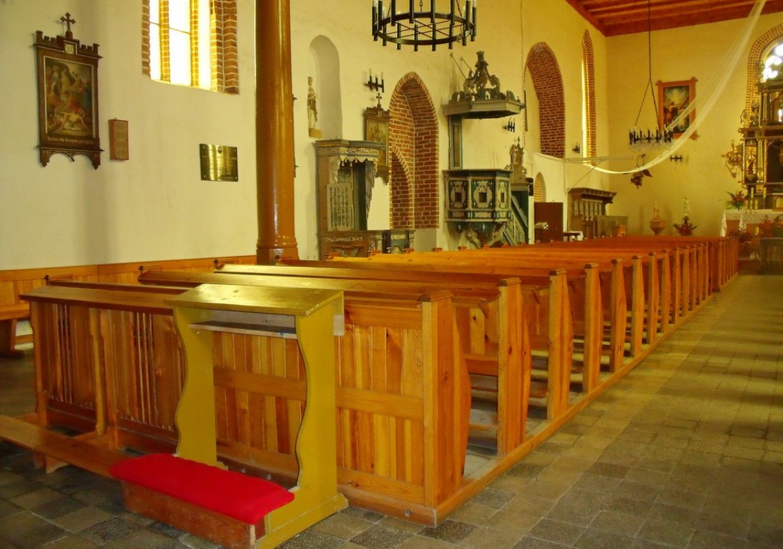 Barciany, czwartek 14.06.2012 – kościół – otoczenie i wnętrze (13)
