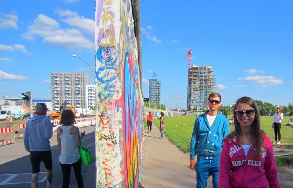 East Side Gallery- sistersm (13)