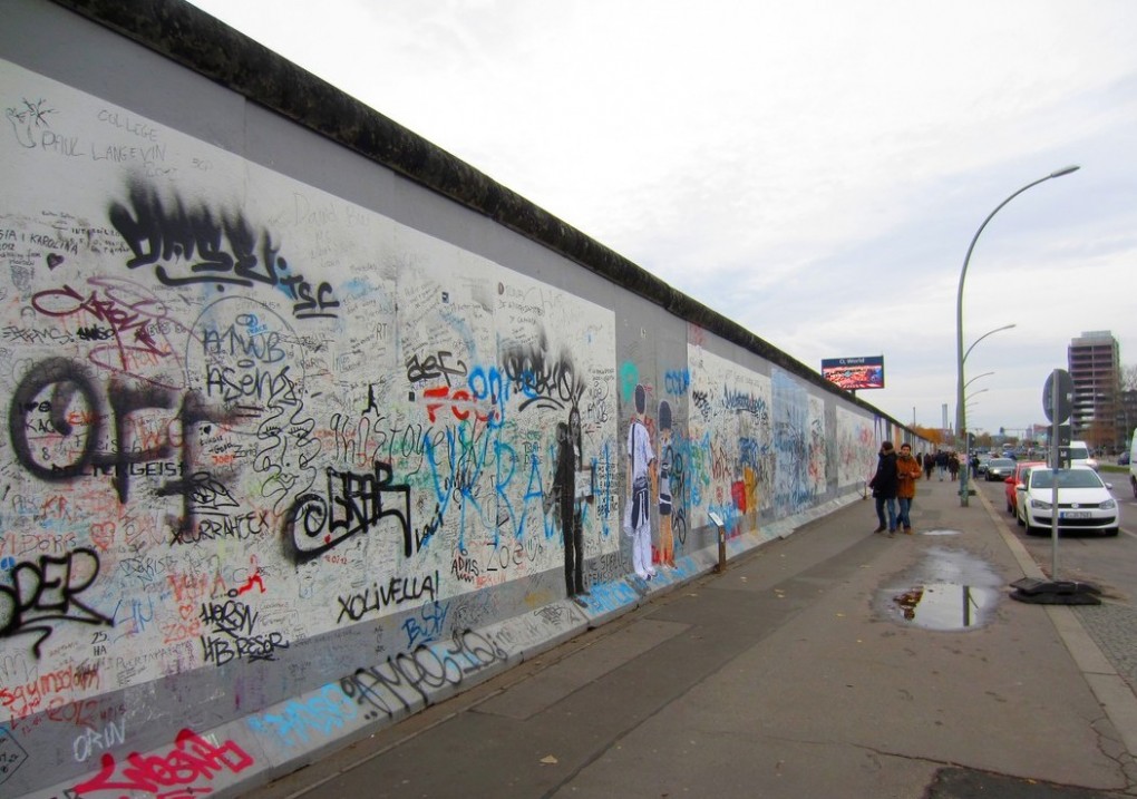 East Side Gallery- sistersm (2)