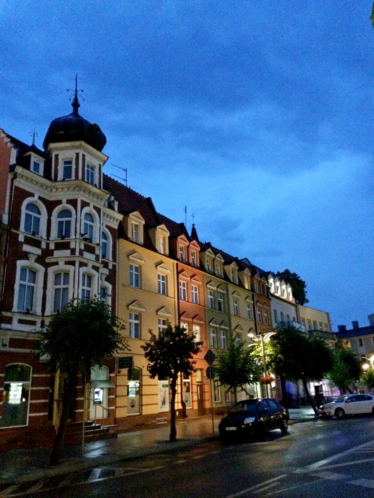 Brodnica nocą- sistersm