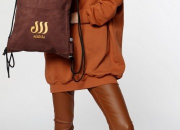 SISTERSM DON’T FORGET ABOUT THE BROWN SWEATSHIRT!